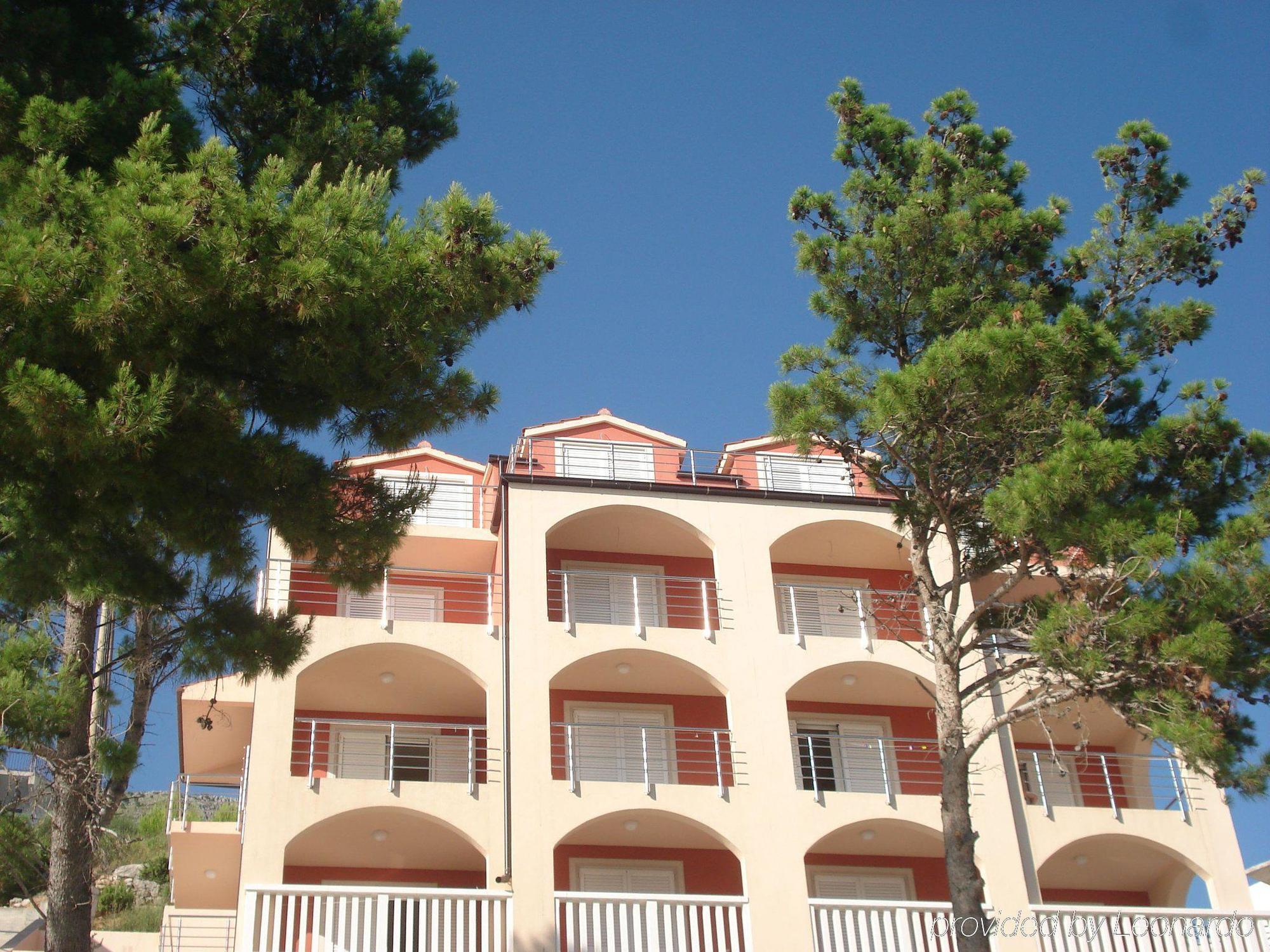 Apartments Villa Amalia Omiš Exterior foto